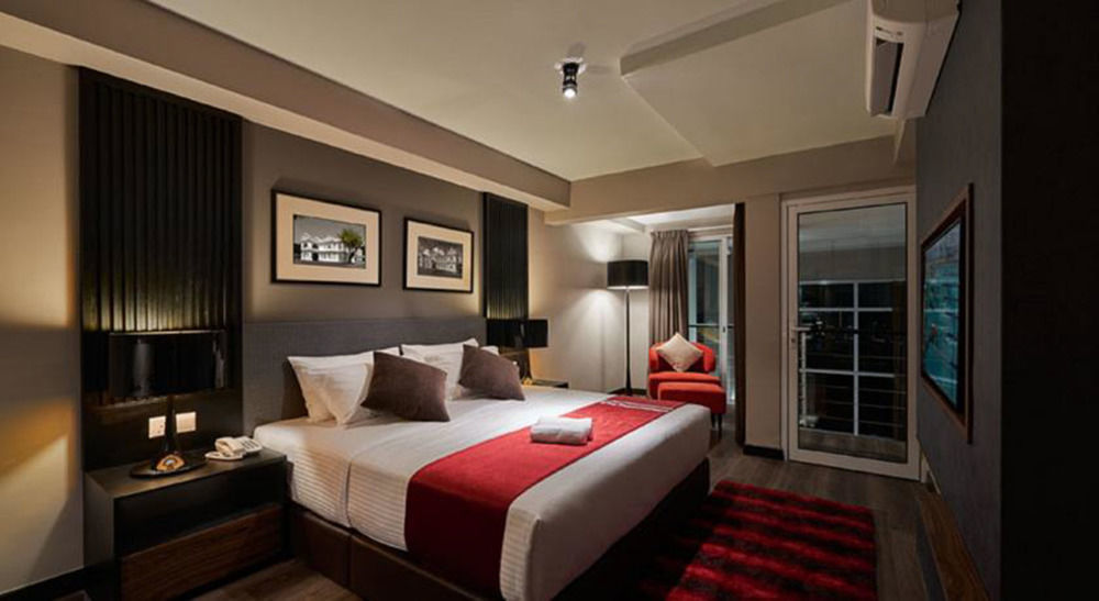 Maritime Luxury Suites George Town Exteriör bild