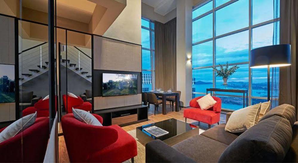 Maritime Luxury Suites George Town Exteriör bild