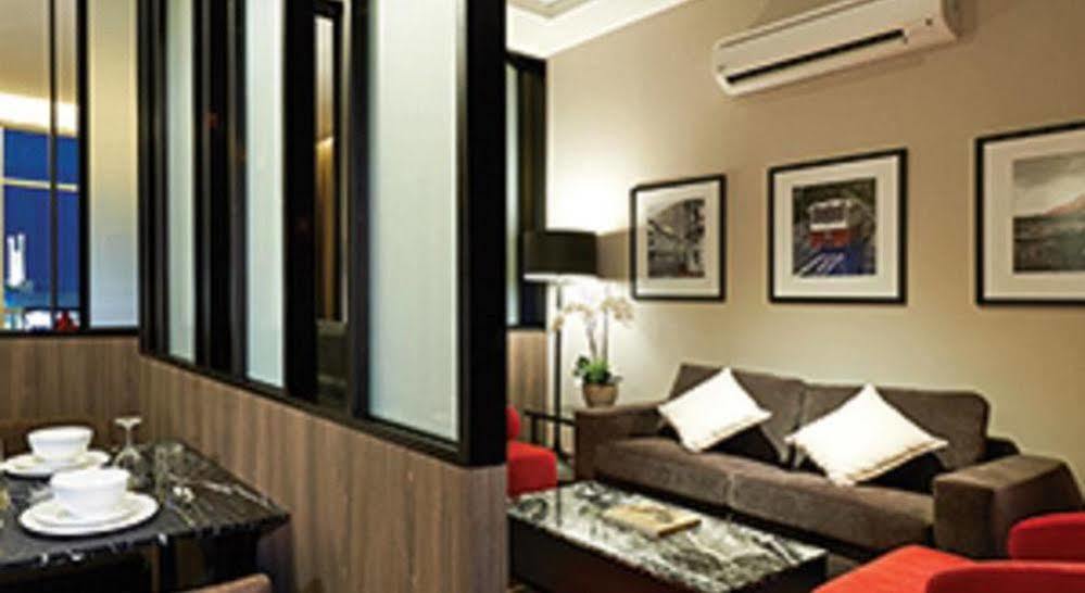 Maritime Luxury Suites George Town Exteriör bild